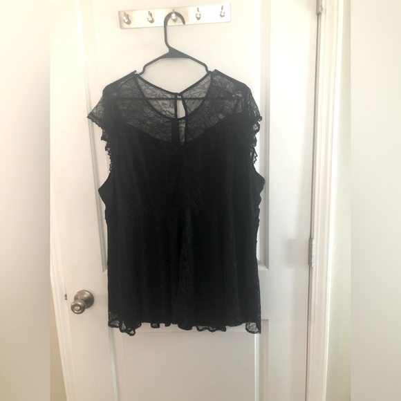 Torrid sz 4 Black Peplum Lace Ruffle Sleeve Top GUC - Picture 6 of 8